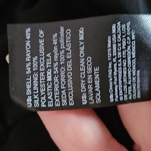 White House Black Market - NWOT - Black and White Smocked Blouse - Size X Large - Picture 9 of 9